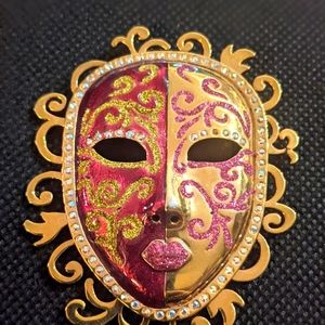 Fifth Avenue Collection gold pendant (awareness of post pardum depression)